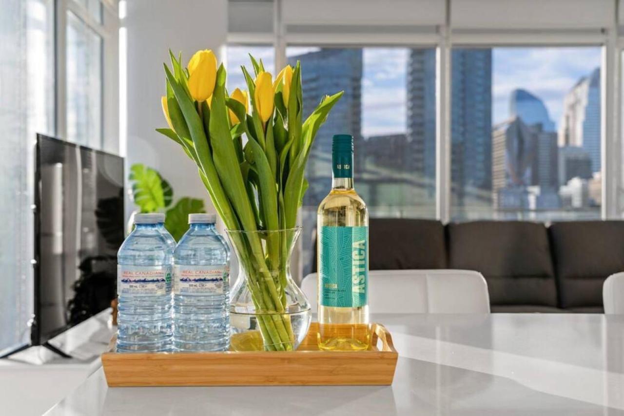Luxury Apartment On The 9Th Floor Near Stampede, Complimentary Wine, 2 Car Ug Parking YYC Exterior foto